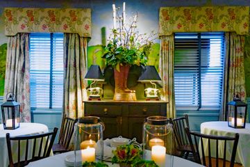 Interior of Kings' Carriage House. Tea Shops British Upper East Side Yorkville