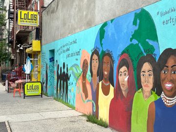 Lolo's Harlem and mural Seafood Harlem Morningside Heights