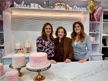 NY Cakes Jenny Kashanian, Joan Mansour and Lisa Mansour Kitchens Accessories Videos Specialty Cakes Coffee Shops Dessert Family Owned Flatiron