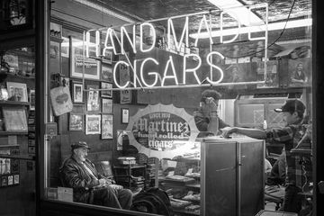Martinez Hand Rolled Cigars Factory 14 Cigar Shops Family Owned Chelsea Tenderloin