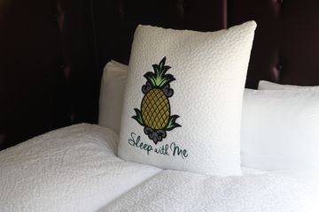 Stay Pineapple Hotel 11 Hotels Garment District Hudson Yards Hells Kitchen