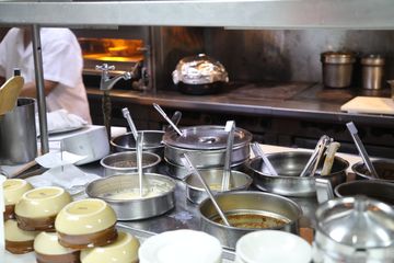 Neary's 16 American Irish Late Night Eats Midtown East