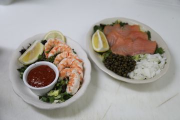 Neary's 19 American Irish Late Night Eats Midtown East