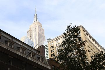 Empire State Building 14 Headquarters and Offices Historic Site Tourist Attractions Visitor Centers Chelsea Garment District Koreatown Tenderloin