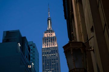 Empire State Building 23 Headquarters and Offices Historic Site Tourist Attractions Visitor Centers Chelsea Garment District Koreatown Tenderloin