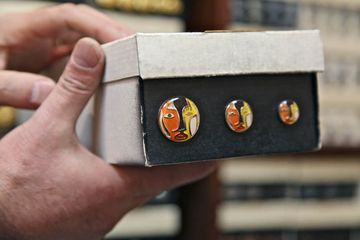 Lou Lou Buttons 17 Buttons and Zippers Midtown West Tenderloin Garment District