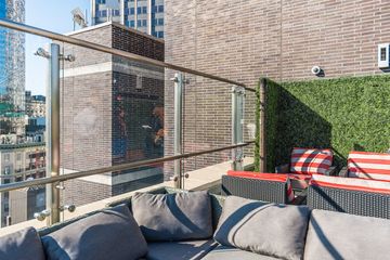 Up on 20 11 Bars Rooftop Bars Tenderloin Koreatown Chelsea