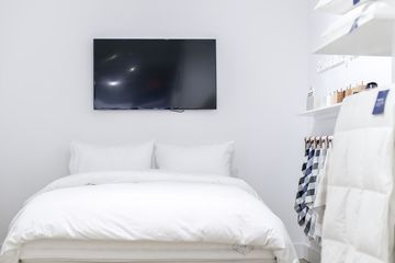 Hastens 3 Beds and Bedding Midtown East Midtown