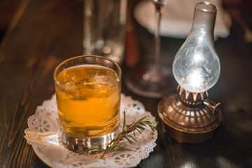 Seamstress 5 Bars American Uptown East Upper East Side