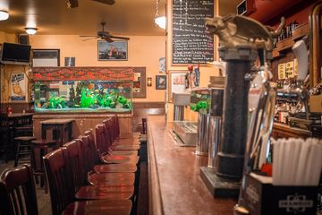 Dive 75 4 Bars American Upper West Side