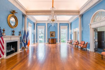 Gracie Mansion 38 Historic Site Private Residences Upper East Side Yorkville