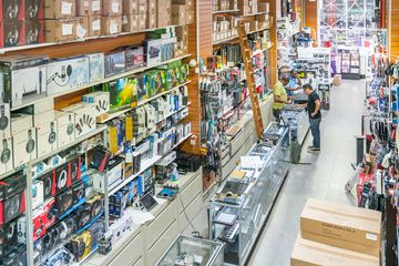 Rock and Soul 6 Stereo Equipment Music and Instruments Record Shops Family Owned Midtown West Tenderloin Garment District