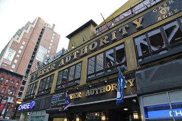 Beer Authority 5 Bars Beer Bars Brunch American Rooftop Bars Sports Bars Hudson Yards Times Square Garment District Hells Kitchen