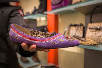 Warren Edwards 2 Women's Shoes Mens Shoes Midtown East Midtown