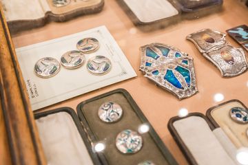 Tender Buttons 11 Buttons and Zippers For Kids Uptown East Lenox Hill Upper East Side