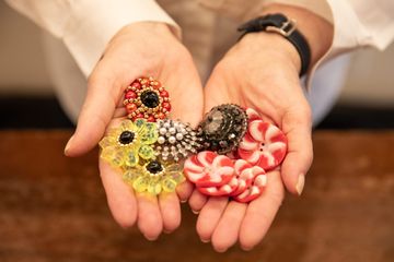 Tender Buttons 18 Buttons and Zippers For Kids Uptown East Lenox Hill Upper East Side