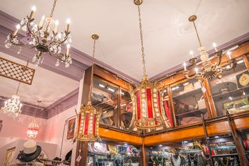 Icon Style by Lara Kornbluh 4 Vintage Women's Clothing Jewelry Lincoln Square Upper West Side Midtown West