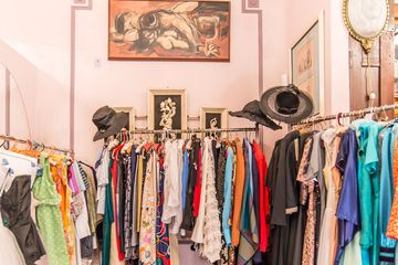 Icon Style by Lara Kornbluh 7 Vintage Women's Clothing Jewelry Lincoln Square Upper West Side Midtown West