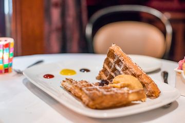 B Cafe 10 Brunch Belgian Upper East Side Uptown East