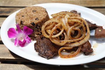 Santiago's Beer Garden 10 Dominican Beer Bars Beer Shops Late Night Eats undefined