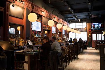 District Tap House 1 American Sports Bars Bars Beer Bars Hudson Yards Garment District