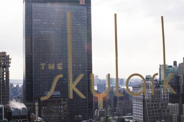 The Skylark 2 Bars Lounges Rooftop Bars Garment District Hudson Yards Times Square