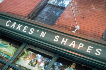 Cakes 'N Shapes 5 Specialty Cakes Dessert Midtown West Hells Kitchen