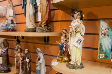 Pauline Books and Media 7 Bookstores Tenderloin Garment District Midtown West Midtown