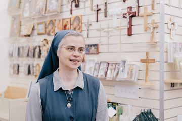 Pauline Books and Media 10 Bookstores Tenderloin Garment District Midtown West Midtown