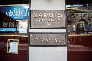 Sardi's 2 American Midtown West Times Square Theater District