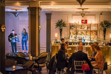 Two E Lounge 2 Jazz Blues Breakfast Lounges American Lenox Hill