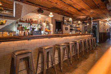 Burke & Wills 7 Australian Upper West Side