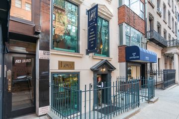 Bernard and S. Dean Levy, Inc. 2 Art and Photography Galleries Antiques Family Owned Chelsea