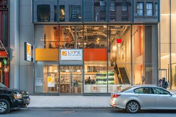 LYFE Kitchen 2 Vegetarian American Gluten Free Midtown West