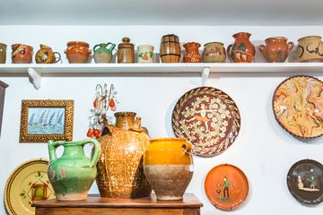 Le Fanion 3 Pottery Antiques Lighting Historic Site West Village