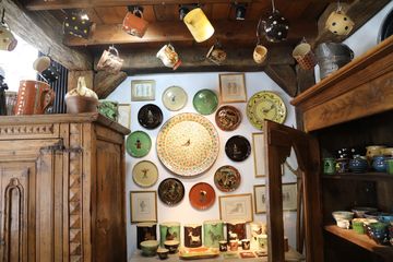 Le Fanion 5 Pottery Antiques Lighting Historic Site West Village