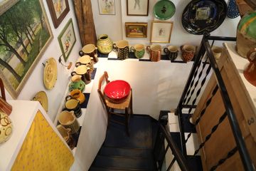 Le Fanion 9 Pottery Antiques Lighting Historic Site West Village