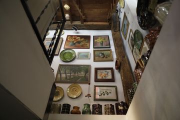 Le Fanion 19 Pottery Antiques Lighting Historic Site West Village