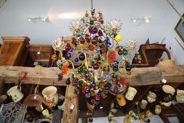 Le Fanion 20 Pottery Antiques Lighting Historic Site West Village