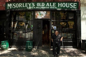 McSorley's Old Ale House 2 Bars Beer Bars Pubs Irish Videos American Founded Before 1930 Family Owned Historic Site East Village