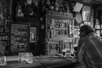 McSorley's Old Ale House 4 Bars Beer Bars Pubs Irish Videos American Founded Before 1930 Family Owned Historic Site East Village