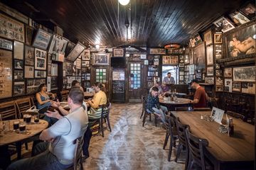 McSorley's Old Ale House 5 American Bars Beer Bars Family Owned Founded Before 1930 Historic Site Irish Pubs Videos East Village
