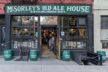McSorley's Old Ale House 11 American Bars Beer Bars Family Owned Founded Before 1930 Historic Site Irish Pubs Videos East Village