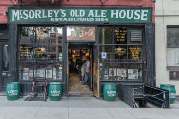 McSorley's Old Ale House 11 Bars Beer Bars Pubs Irish Videos American Founded Before 1930 Family Owned Historic Site East Village