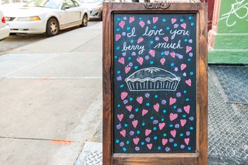 Cupcake Market 4 Bakeries Cupcakes Dessert Gluten Free East Village