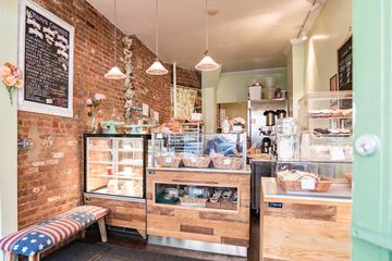 Cupcake Market 5 Bakeries Cupcakes Dessert Gluten Free East Village