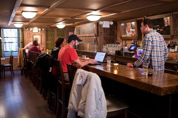 https://images.sideways.nyc/4eo821VgwcPSyKHvlBrefU/arts-and-crafts-beer-parlor-11.jpg?auto=format&w=360&fit=crop