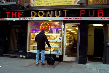The Donut Pub 6 Coffee Shops Doughnuts Sandwiches West Village