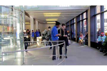Apple Store 1 Electronics undefined
