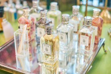 Wonderland Beauty Parlor 16 Hair Salons Chelsea Art Gallery District